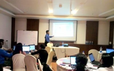 How to Generate Leads using Facebook Advertisements (Free Webinar on 8th March 2013)
